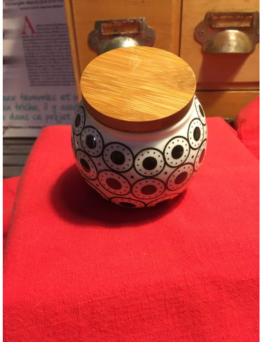 Pot boule noir et blanc - incliné avec un sachet de 90gr de fleur de sel