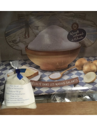 Jolie petite tasse couleur miel. Ce produit est proposé avec un sachet de 50gr de fleur de sel